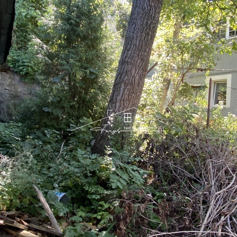 Umów prezentację z pośrednikiem i poznaj wszystkie atuty tej nieruchomości.