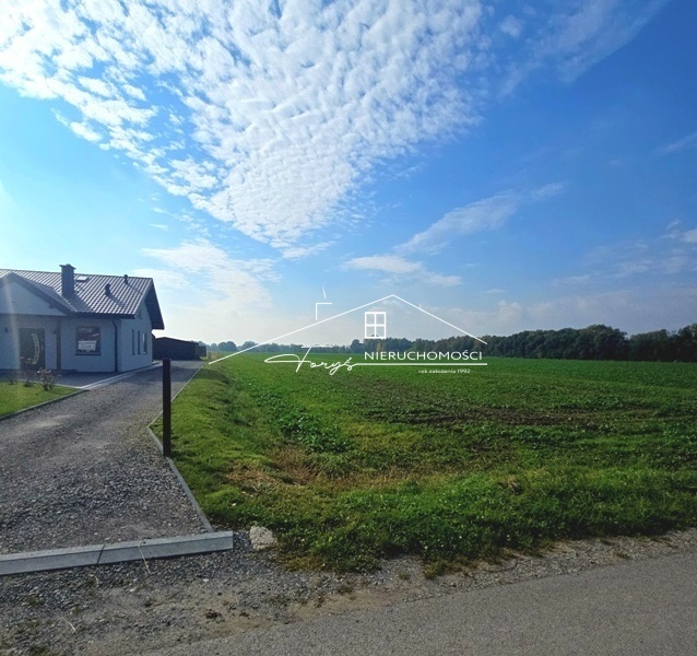 15,92 ara z WZ-ką, przy asfaltowej drodze wewnętrznej, gotowe pod inwestycję.