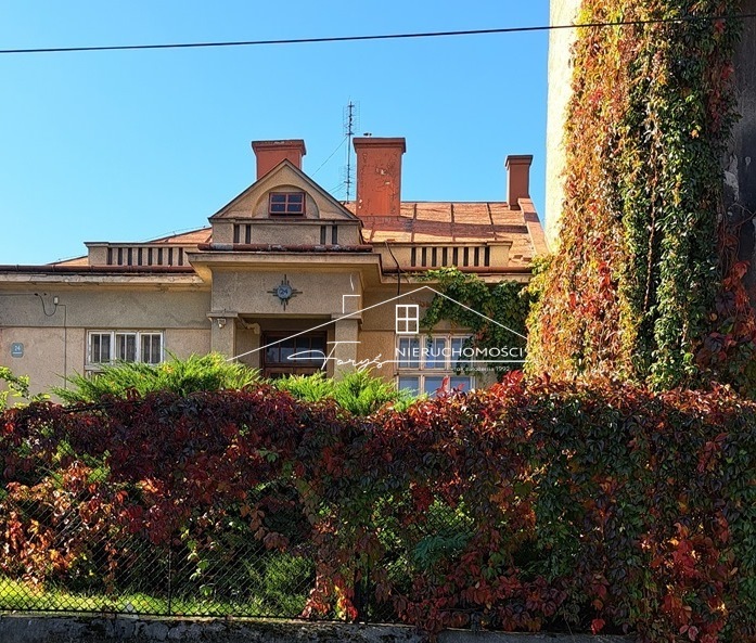 Przemyśl, ul. Tarnawskiego  zabytkowa willa miejska z lat 30. z ogrodem i dużym potencjałem inwestycyjnym