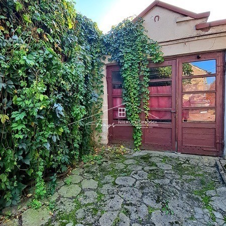 Przemyśl, ul. Tarnawskiego  zabytkowa willa miejska z lat 30. z ogrodem i dużym potencjałem inwestycyjnym