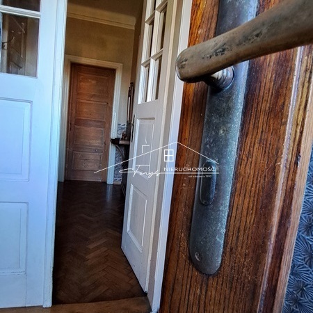 Przemyśl, ul. Tarnawskiego  zabytkowa willa miejska z lat 30. z ogrodem i dużym potencjałem inwestycyjnym