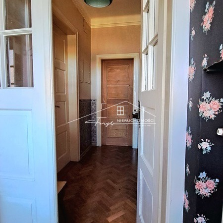 Przemyśl, ul. Tarnawskiego  zabytkowa willa miejska z lat 30. z ogrodem i dużym potencjałem inwestycyjnym