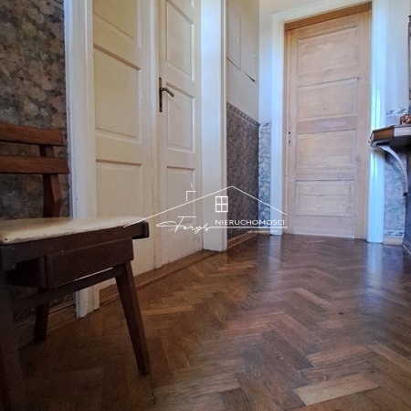 Przemyśl, ul. Tarnawskiego  zabytkowa willa miejska z lat 30. z ogrodem i dużym potencjałem inwestycyjnym