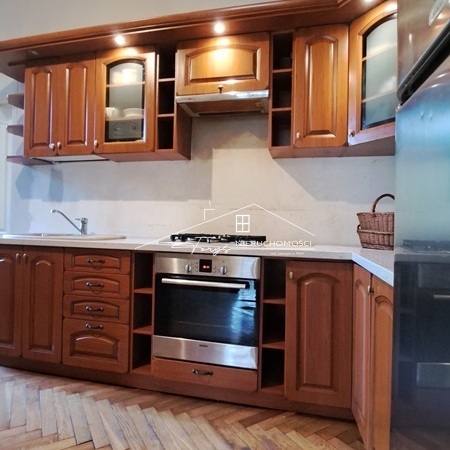 Przemyśl, ul. Tarnawskiego  zabytkowa willa miejska z lat 30. z ogrodem i dużym potencjałem inwestycyjnym