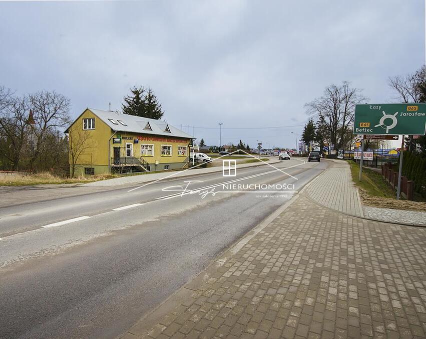 Budynek usługowo-mieszkalny do wynajęcia przy rondzie w Szówsku  300m  działka 12 arów