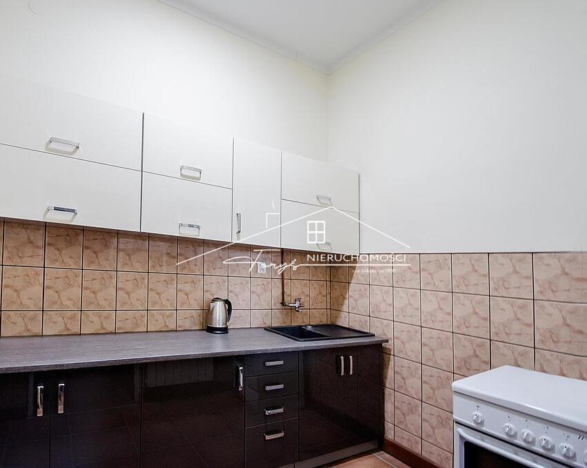 Budynek usługowo-mieszkalny do wynajęcia przy rondzie w Szówsku  300m  działka 12 arów