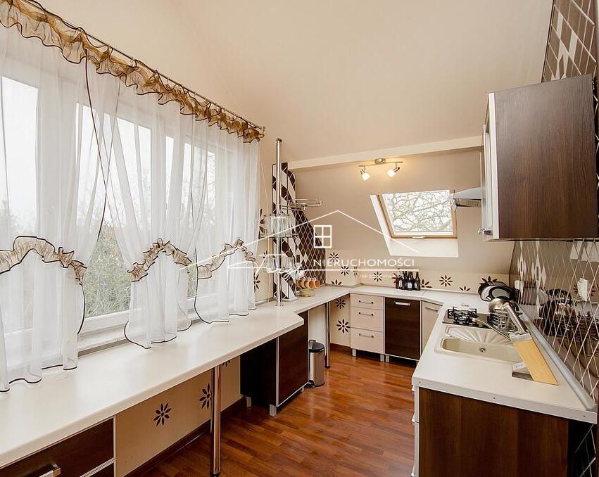 Budynek usługowo-mieszkalny do wynajęcia przy rondzie w Szówsku  300m  działka 12 arów