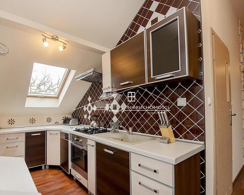 Budynek usługowo-mieszkalny do wynajęcia przy rondzie w Szówsku  300m  działka 12 arów