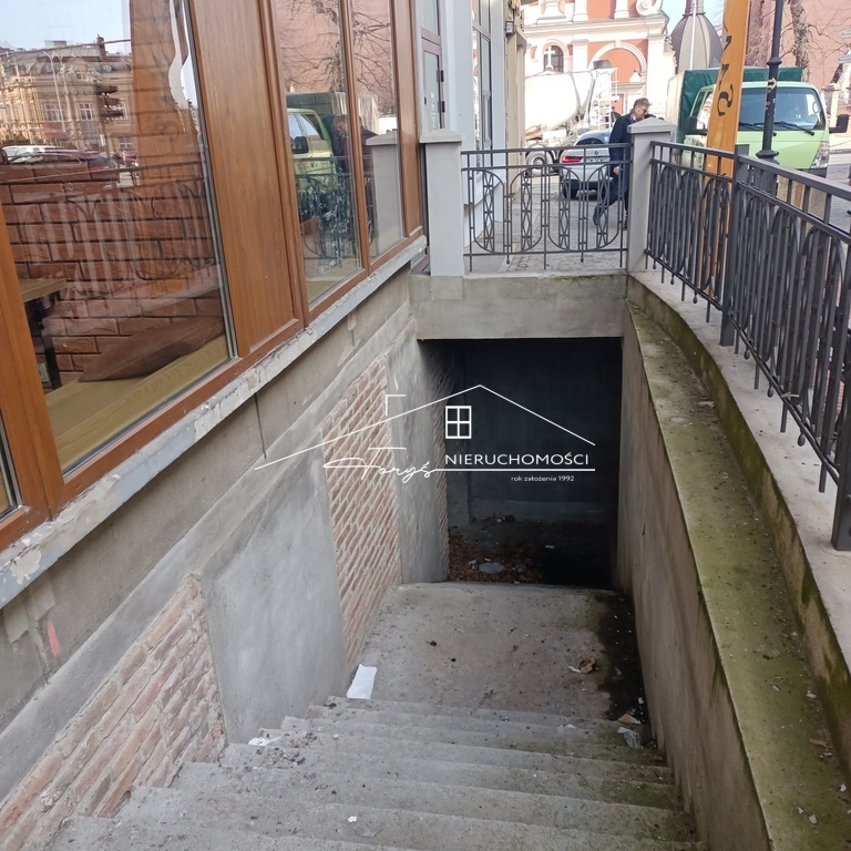 Skontaktuj się, aby poznać szczegóły oferty i indywidualne warunki najmu.