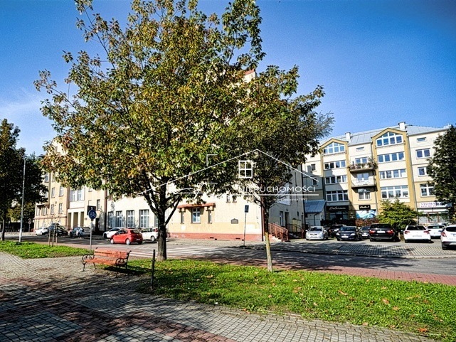 Zabytkowy obiekt użytkowy w centrum Przemyśla z parkingiem i tarasem widokowym