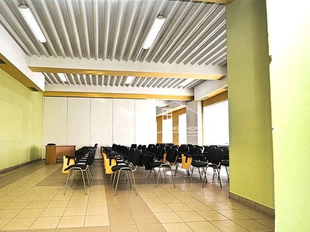 Zabytkowy obiekt użytkowy w centrum Przemyśla z parkingiem i tarasem widokowym