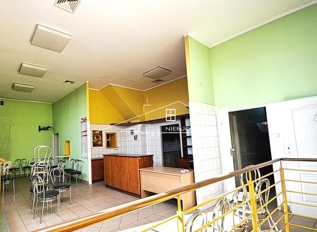 Zabytkowy obiekt użytkowy w centrum Przemyśla z parkingiem i tarasem widokowym